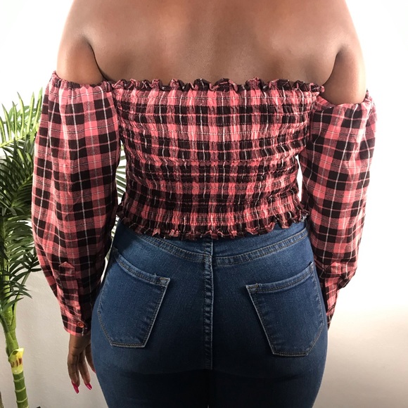 Women’s plaid off the shoulders top - Picture 6 of 7